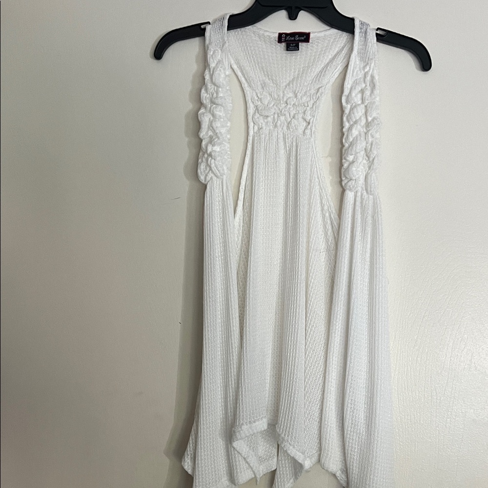 Love Scene Brand white knit vest size small